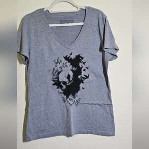 "She flies with her own wings" tee - HU